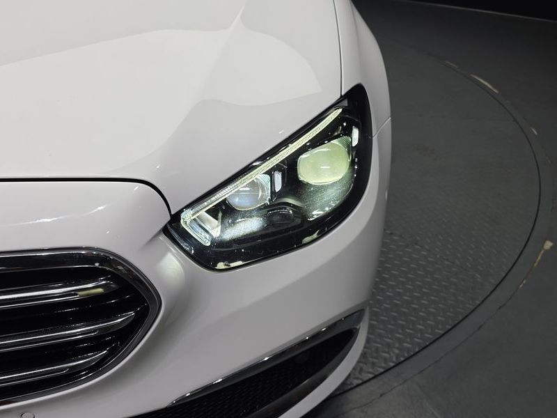 2021 Mercedes-Benz E-Class E300e 4MATIC Exclusive photo 22