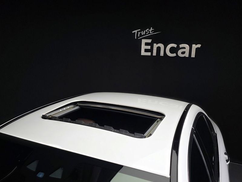 2021 Mercedes-Benz E-Class E300e 4MATIC Exclusive photo 30