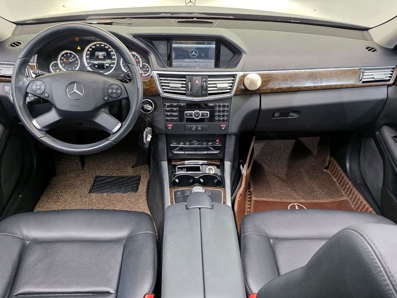 2013 Mercedes-Benz E-Class E200 CGI photo 7