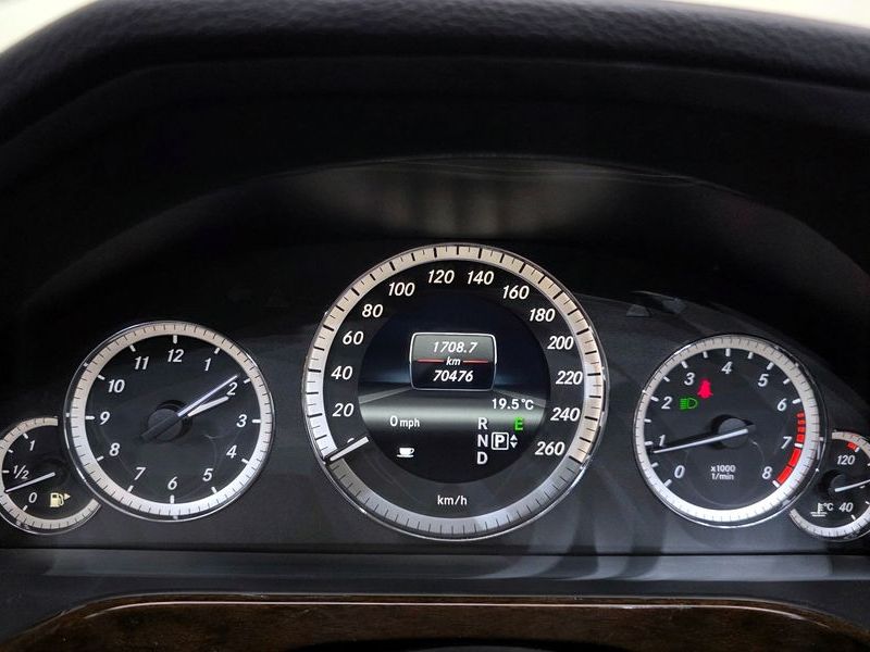 2013 Mercedes-Benz E-Class E200 CGI photo 8