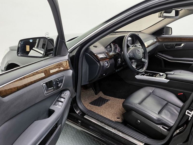 2013 Mercedes-Benz E-Class E200 CGI photo 10