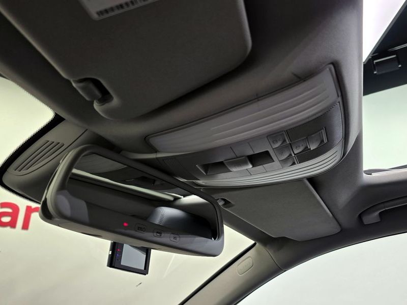 2013 Mercedes-Benz E-Class E200 CGI photo 17