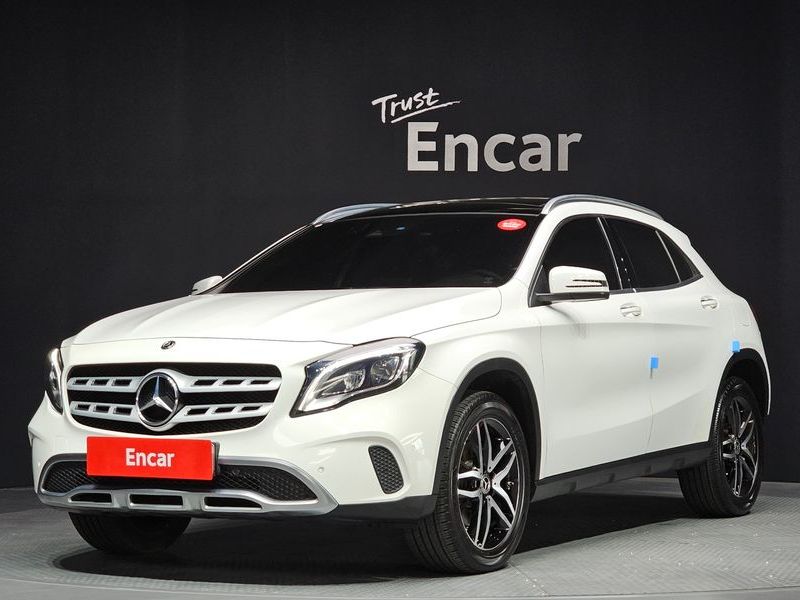 2018 Mercedes-Benz A-Class GLA220 Premium photo 1