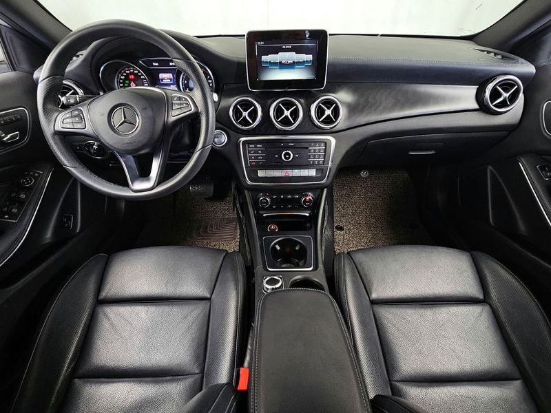 2018 Mercedes-Benz A-Class GLA220 Premium photo 7