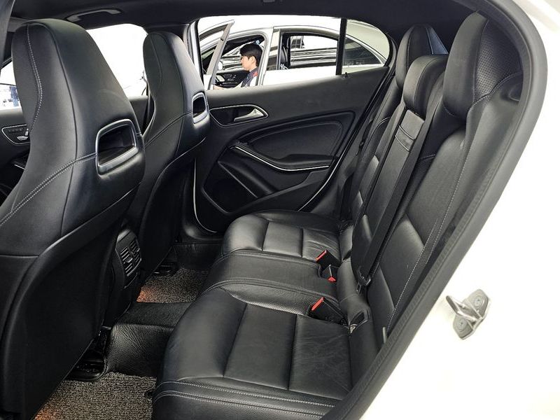 2018 Mercedes-Benz A-Class GLA220 Premium photo 26