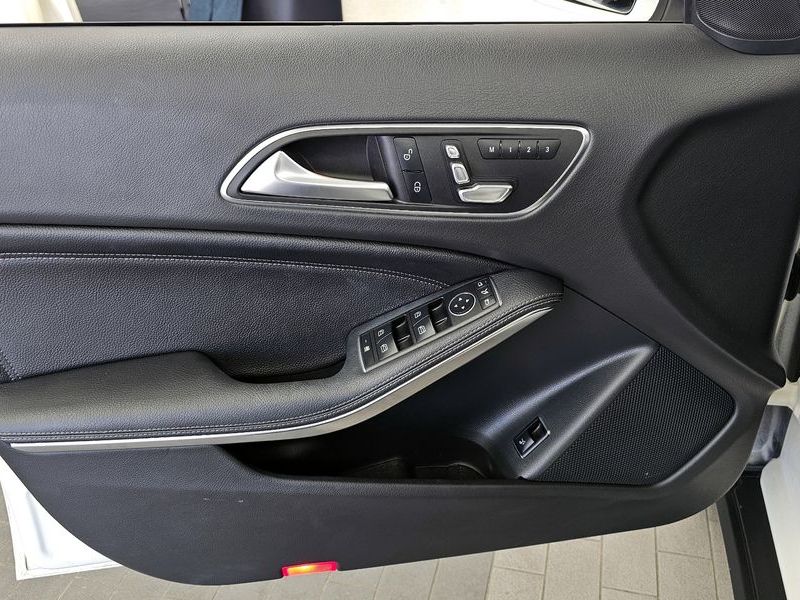 2018 Mercedes-Benz A-Class GLA220 Premium photo 27