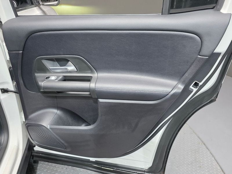 2021 Mercedes-Benz B-Class GLB200 d photo 25