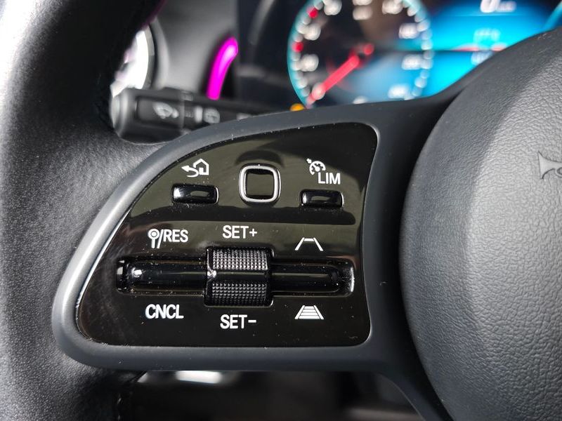 2021 Mercedes-Benz B-Class GLB200 d photo 30