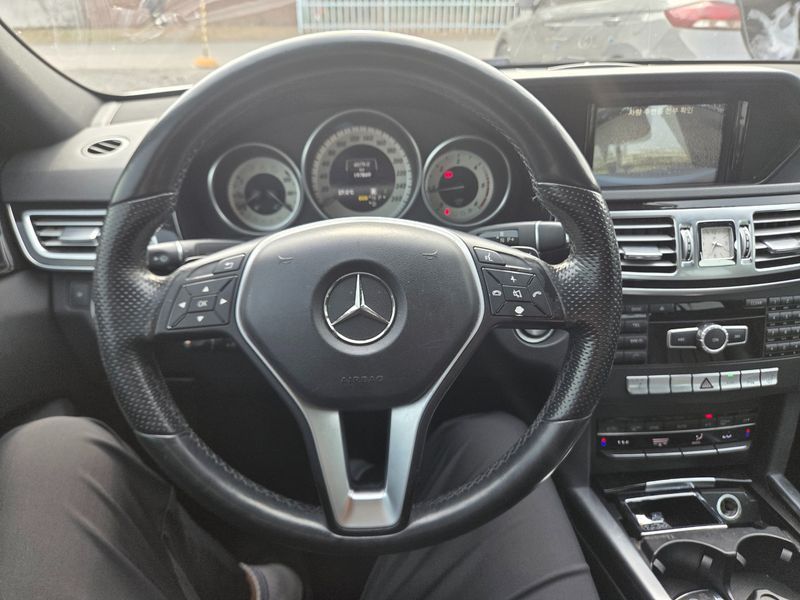 2014 Mercedes-Benz E-Class E220 CDI Avantgarde photo 13