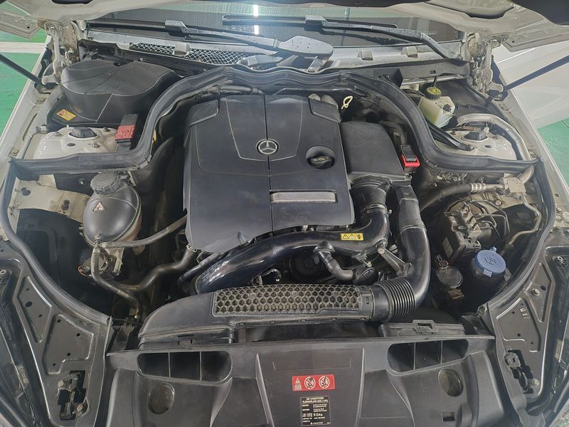 2014 Mercedes-Benz E-Class E200 Coupe photo 13