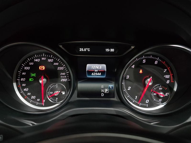 2018 Mercedes-Benz A-Class GLA220 Premium photo 8