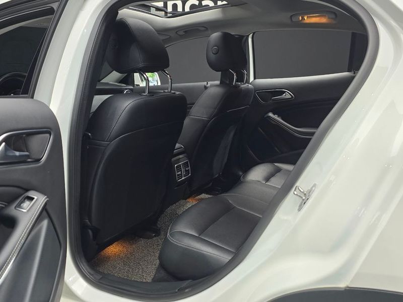 2018 Mercedes-Benz A-Class GLA220 Premium photo 11