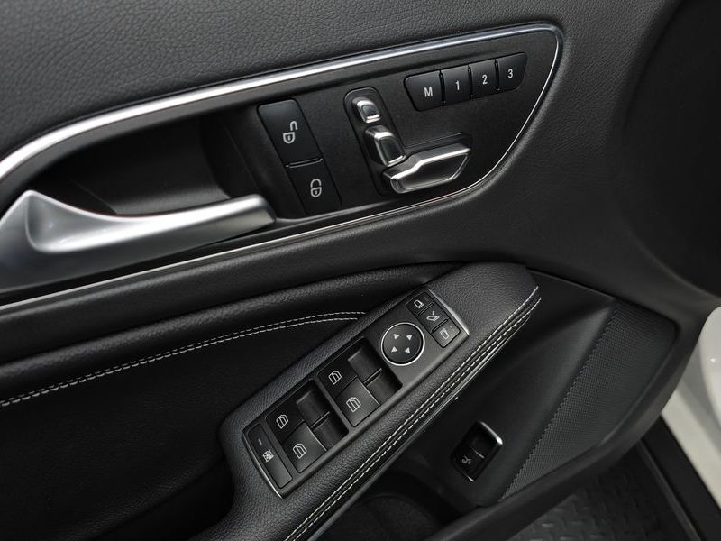 2018 Mercedes-Benz A-Class GLA220 Premium photo 15