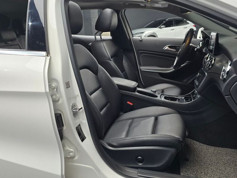 2018 Mercedes-Benz A-Class GLA220 Premium photo 26