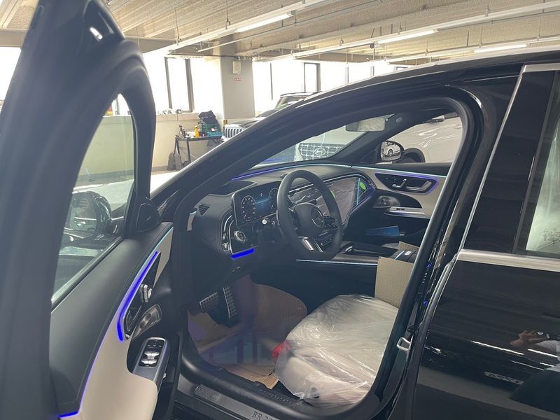 2026 Mercedes-Benz E-Class E300 4MATIC AMG Line photo 9