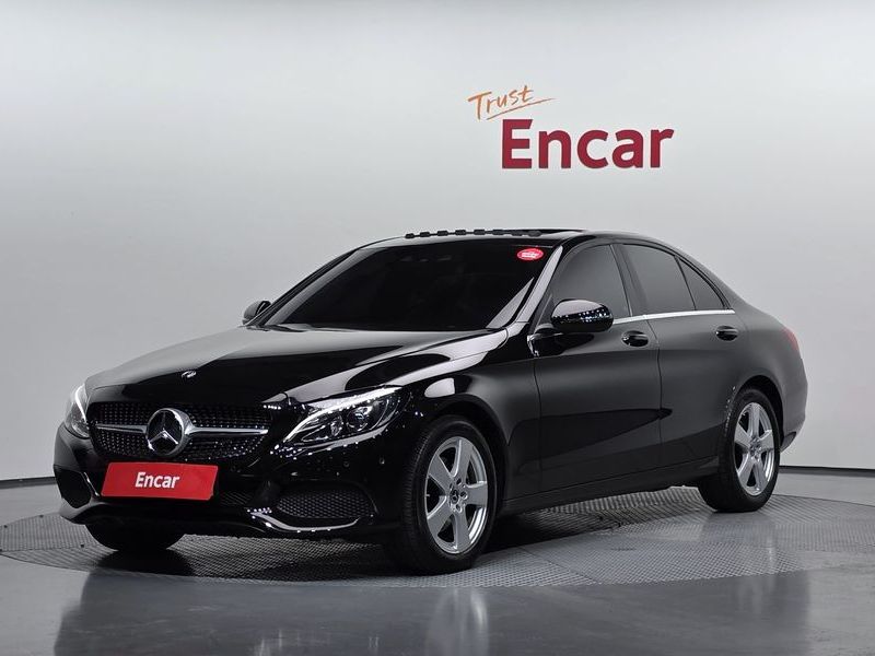 2018 Mercedes-Benz C-Class C200 photo 1