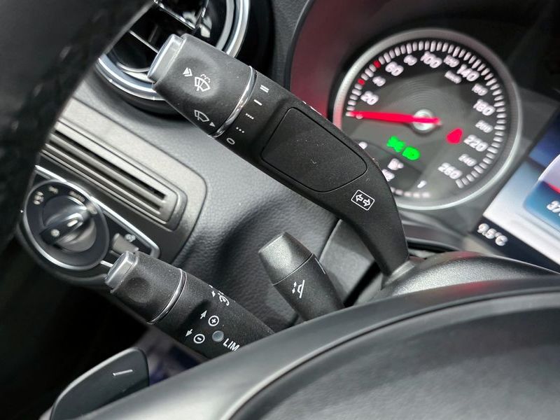 2018 Mercedes-Benz C-Class C200 photo 17