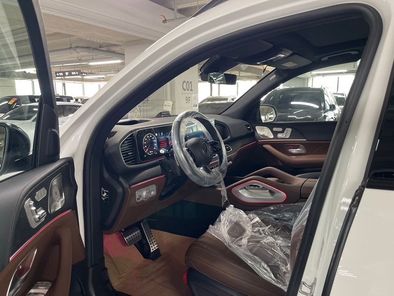 2026 Mercedes-Benz S-Class GLS450 4MATIC photo 7