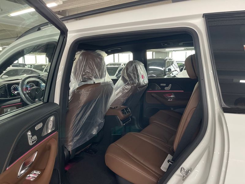 2026 Mercedes-Benz S-Class GLS450 4MATIC photo 8