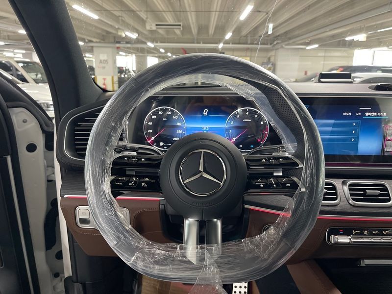 2026 Mercedes-Benz S-Class GLS450 4MATIC photo 9
