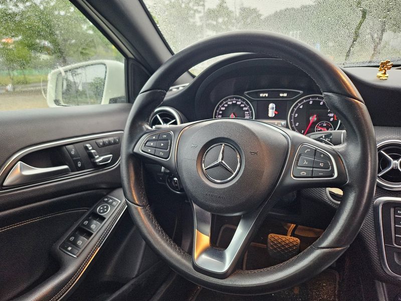 2018 Mercedes-Benz A-Class A200 photo 17