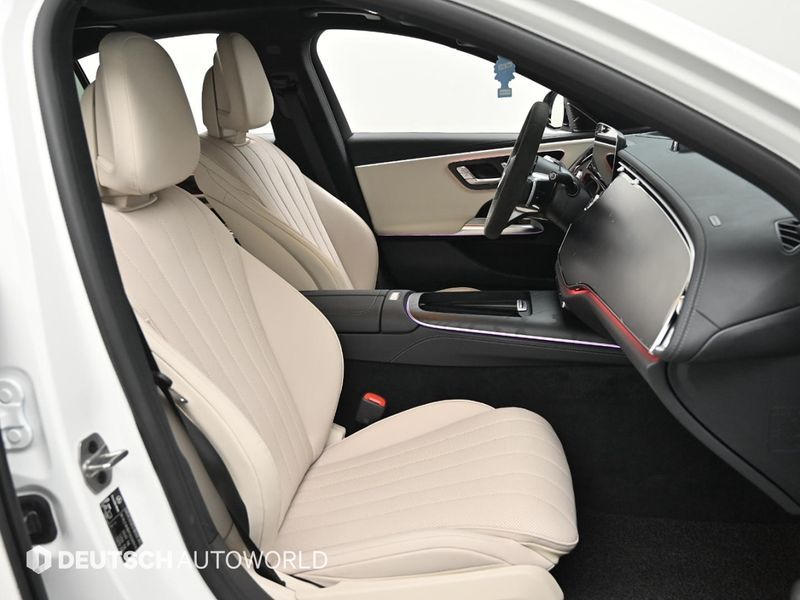 2026 Mercedes-Benz E-Class E300 4MATIC AMG Line photo 11