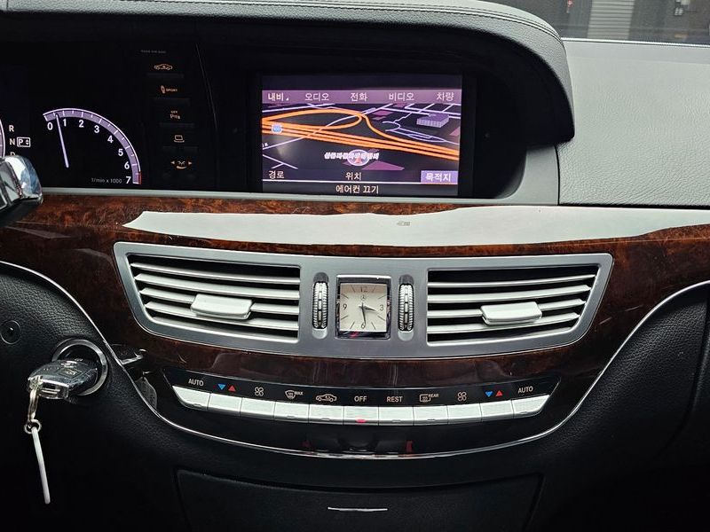 2013 Mercedes-Benz S-Class S350L BlueEFFICIENCY photo 14