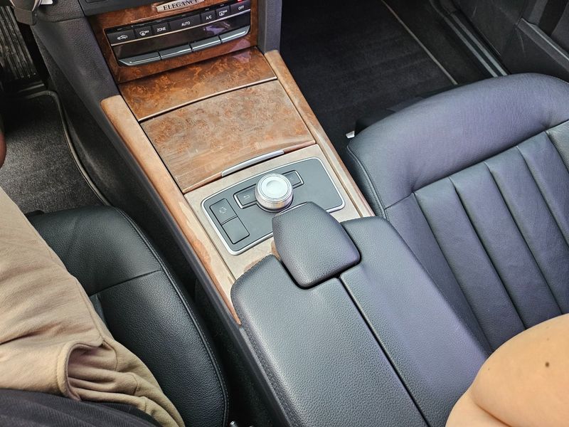 2012 Mercedes-Benz E-Class E300 Elegance photo 13