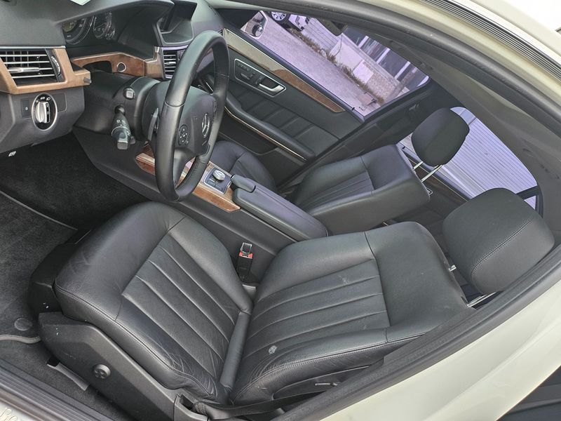 2012 Mercedes-Benz E-Class E300 Elegance photo 16
