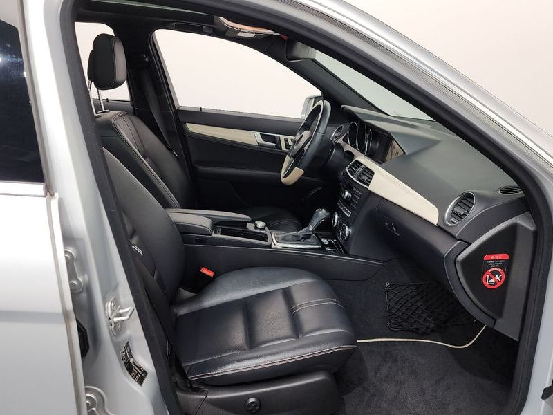 2013 Mercedes-Benz C-Class C200 CGI Avantgarde Style Package photo 11