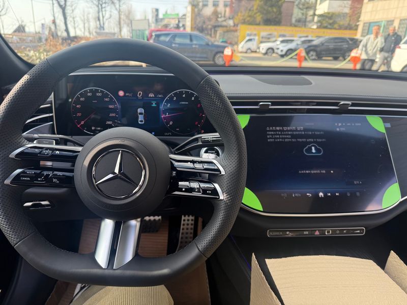 2026 Mercedes-Benz E-Class E200 AMG Line photo 12