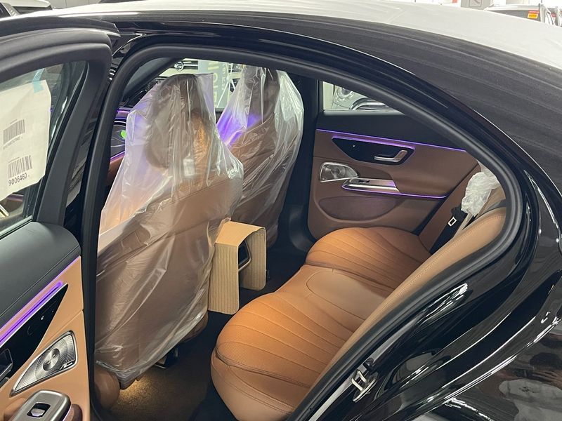 2026 Mercedes-Benz E-Class E300 4MATIC AMG Line photo 8