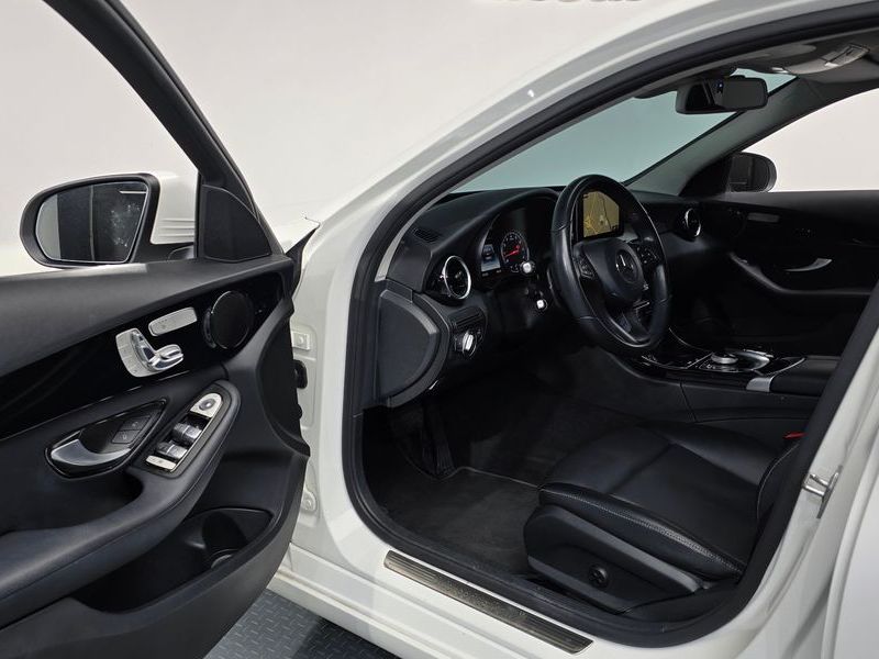 2017 Mercedes-Benz C-Class C200 photo 10