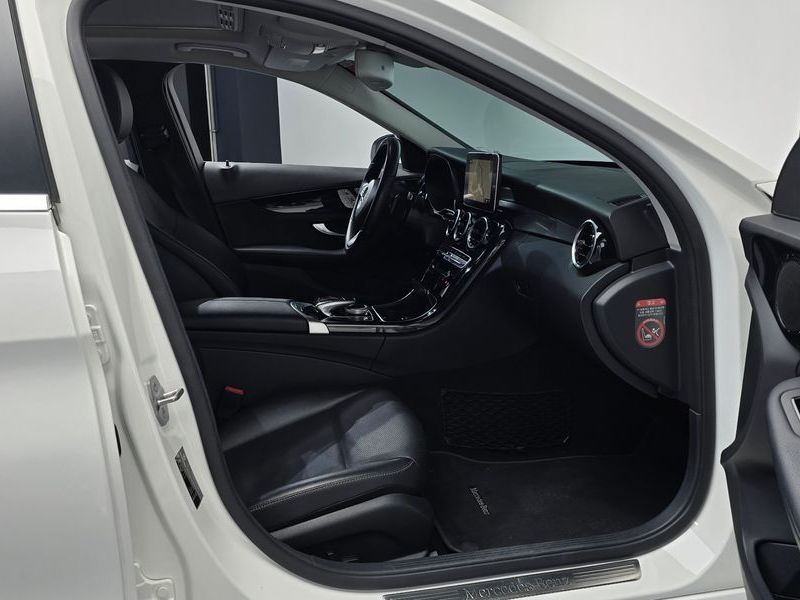 2017 Mercedes-Benz C-Class C200 photo 11