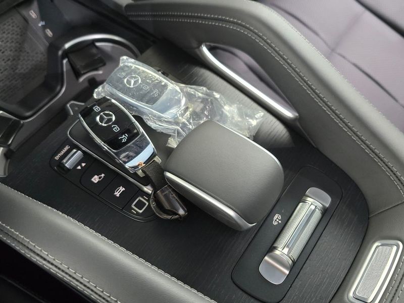 2026 Mercedes-Benz S-Class GLS450 4MATIC photo 15