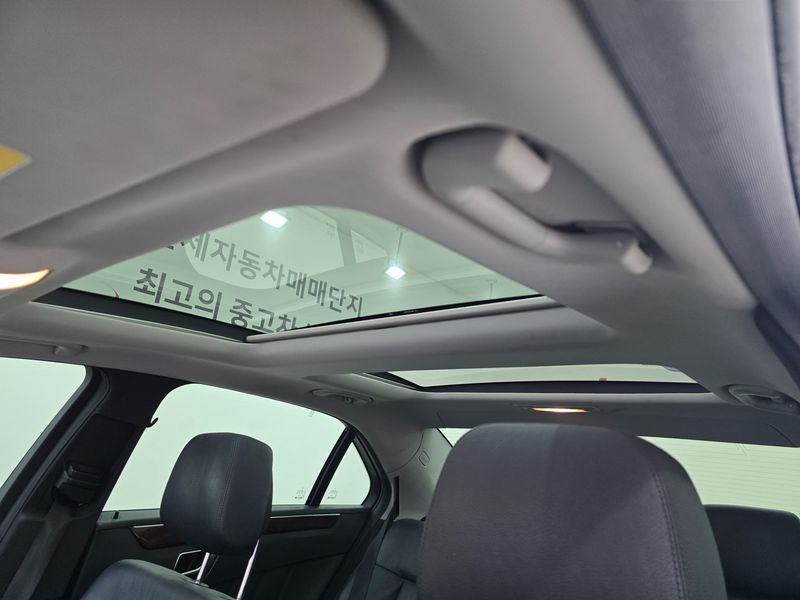 2012 Mercedes-Benz E-Class E300 Elegance photo 12