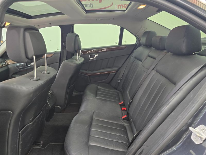 2012 Mercedes-Benz E-Class E300 Elegance photo 13