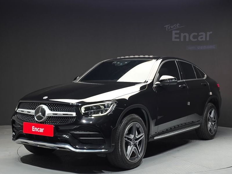 2023 Mercedes-Benz C-Class GLC300e 4MATIC Coupe photo 1