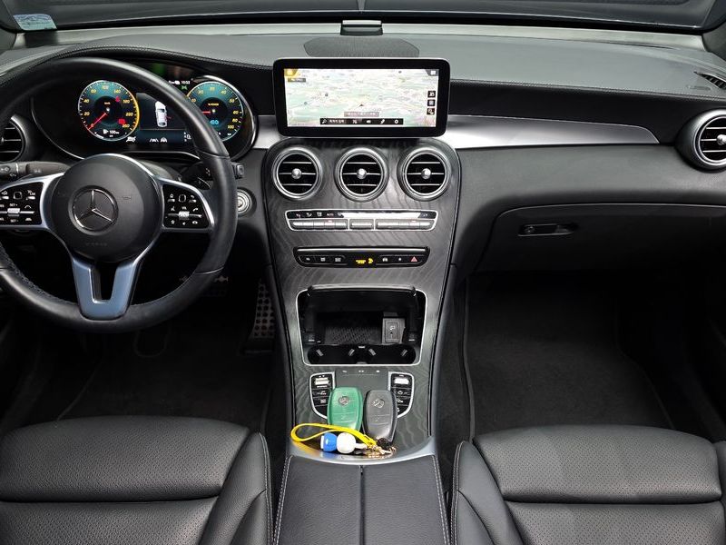 2023 Mercedes-Benz C-Class GLC300e 4MATIC Coupe photo 7