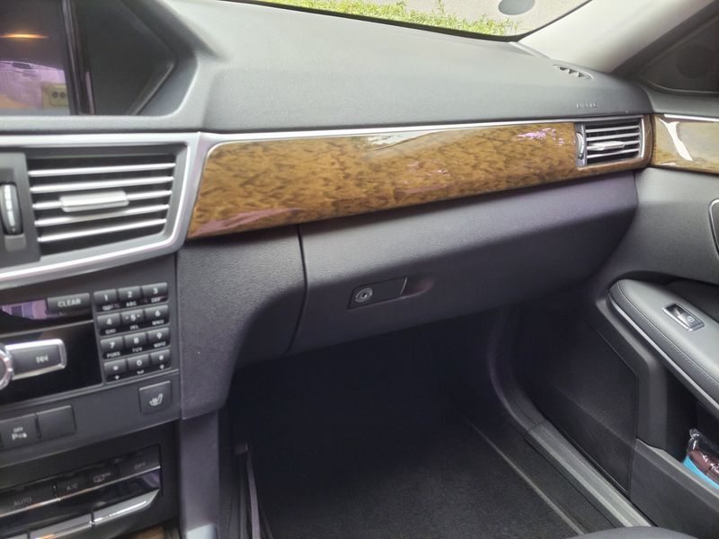 2013 Mercedes-Benz E-Class E200 CGI photo 11