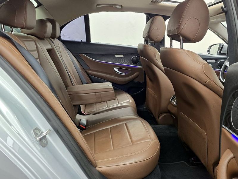 2017 Mercedes-Benz E-Class E220d Avantgarde photo 12