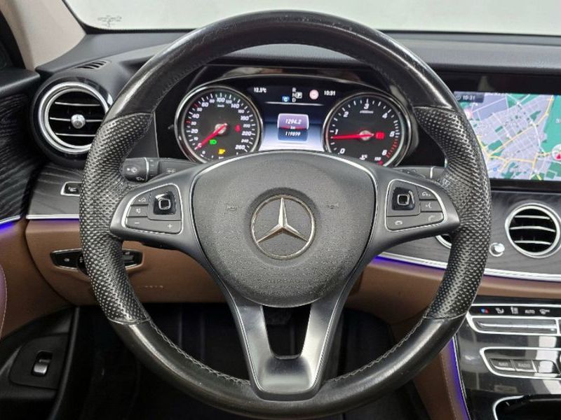 2017 Mercedes-Benz E-Class E220d Avantgarde photo 13