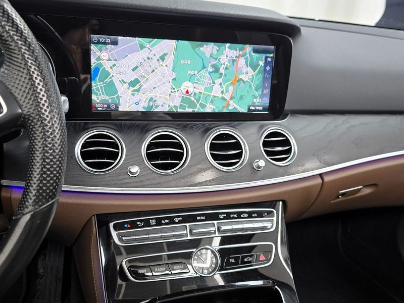 2017 Mercedes-Benz E-Class E220d Avantgarde photo 14