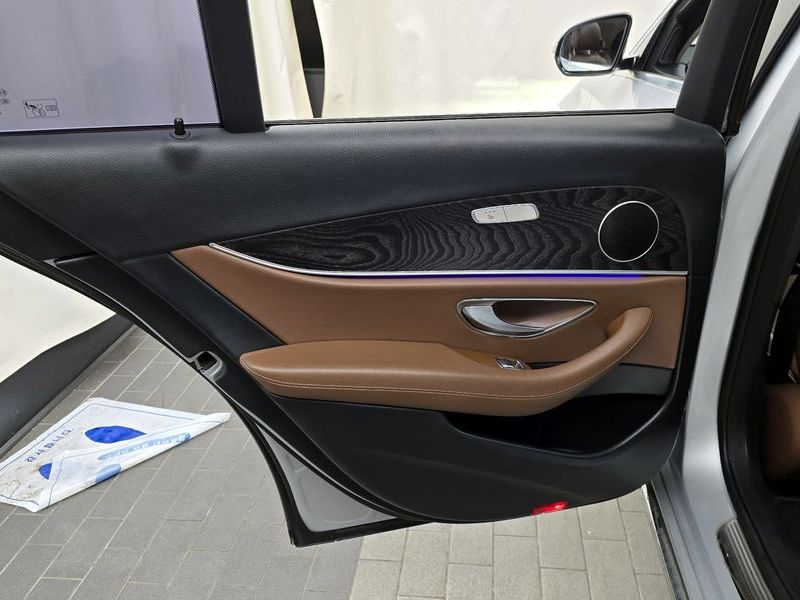 2017 Mercedes-Benz E-Class E220d Avantgarde photo 25