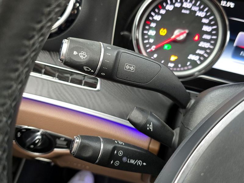 2017 Mercedes-Benz E-Class E220d Avantgarde photo 27