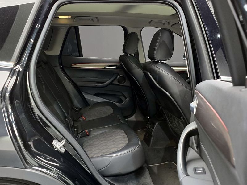2021 BMW X1 xDrive 20i xLine photo 12