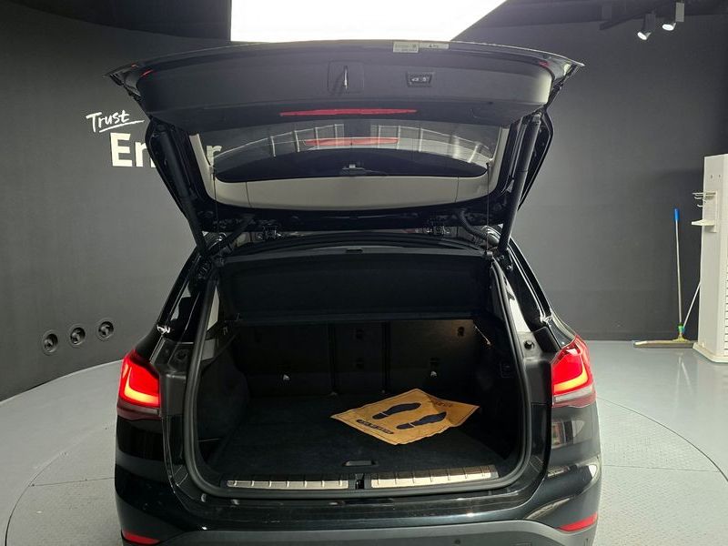 2021 BMW X1 xDrive 20i xLine photo 20