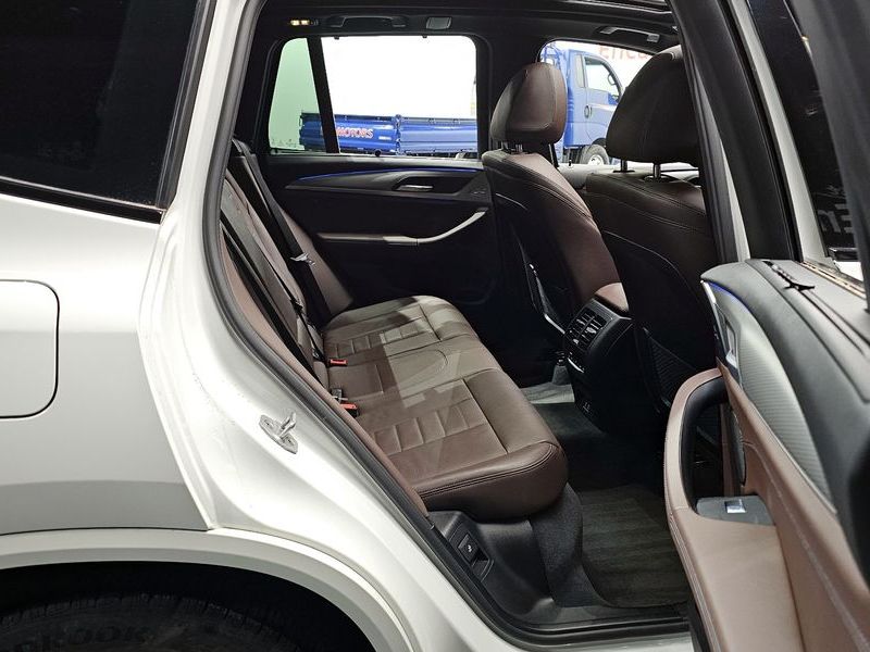 2021 BMW X3 xDrive 20i M sports Online Exclusive Edition photo 12