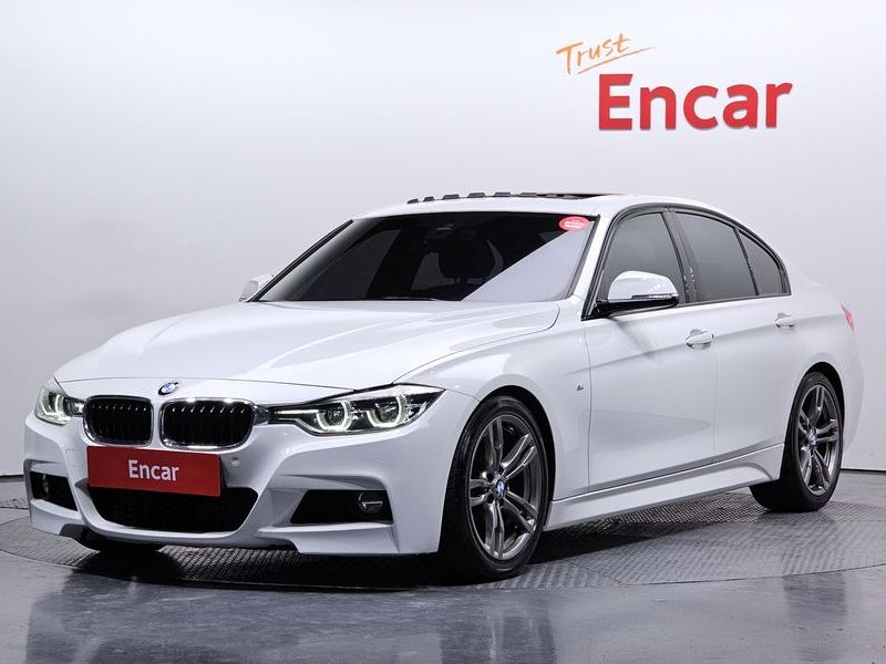 2017 BMW 3 Series 320i M Sport photo 1