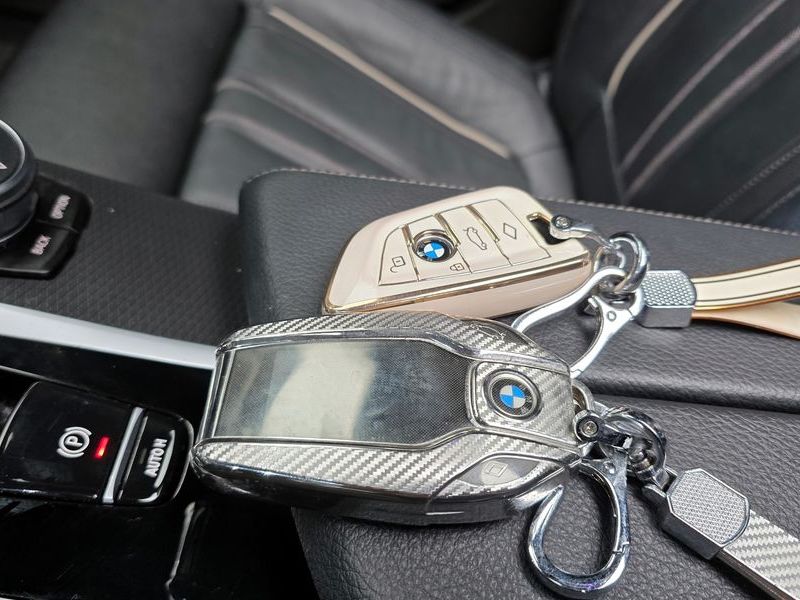2022 BMW 5 Series 520i M Sport photo 11